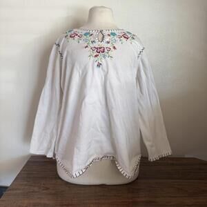 White Stag Ladies XL Embroidered Floral Long Sleeve Top